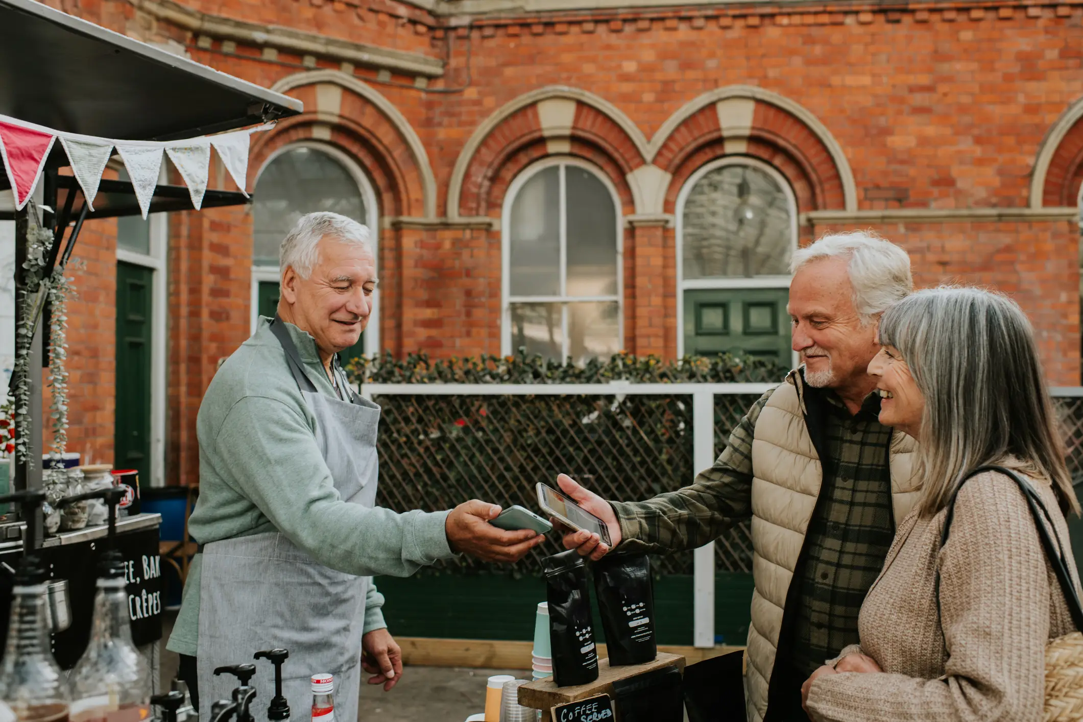 Somebody may pose as a vender to get you to tap-and-pay (Getty Stock Image)
