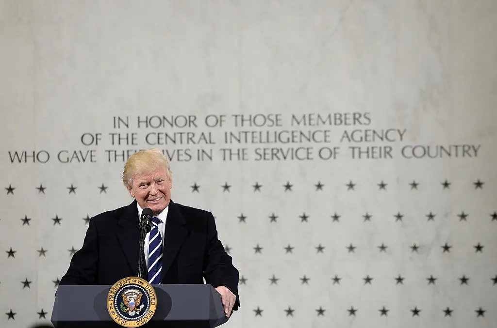 Trump inside the CIA building - who is allowed being the POTUS after all (Olivier Douliery/Pool via Bloomberg)