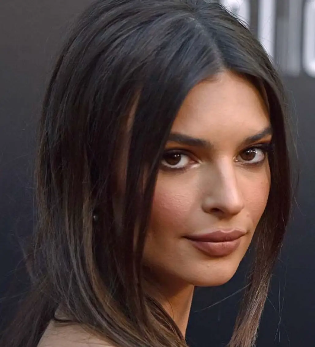 The model called out Hollywood execs for setting up young women with Weinstein.