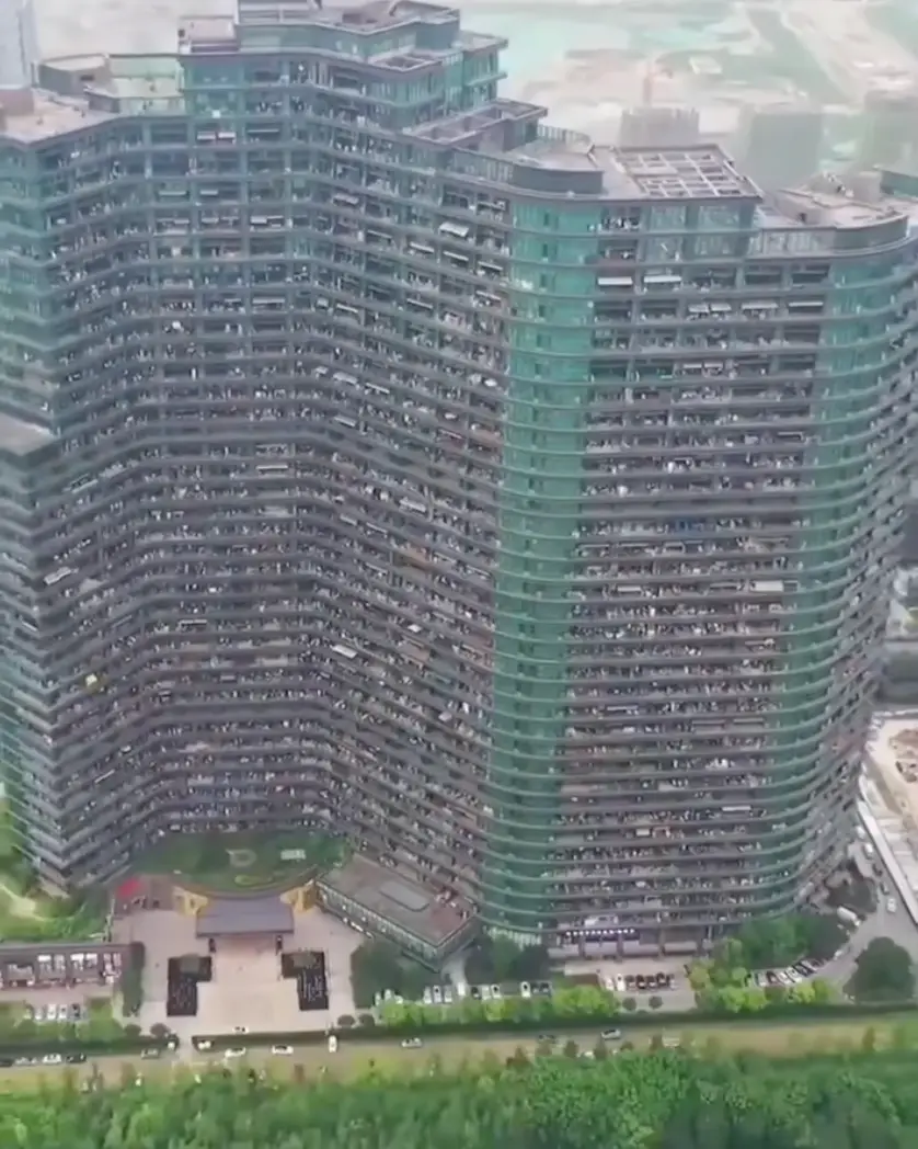 Over 20,000 people live there (TikTok/@fatheristheone)