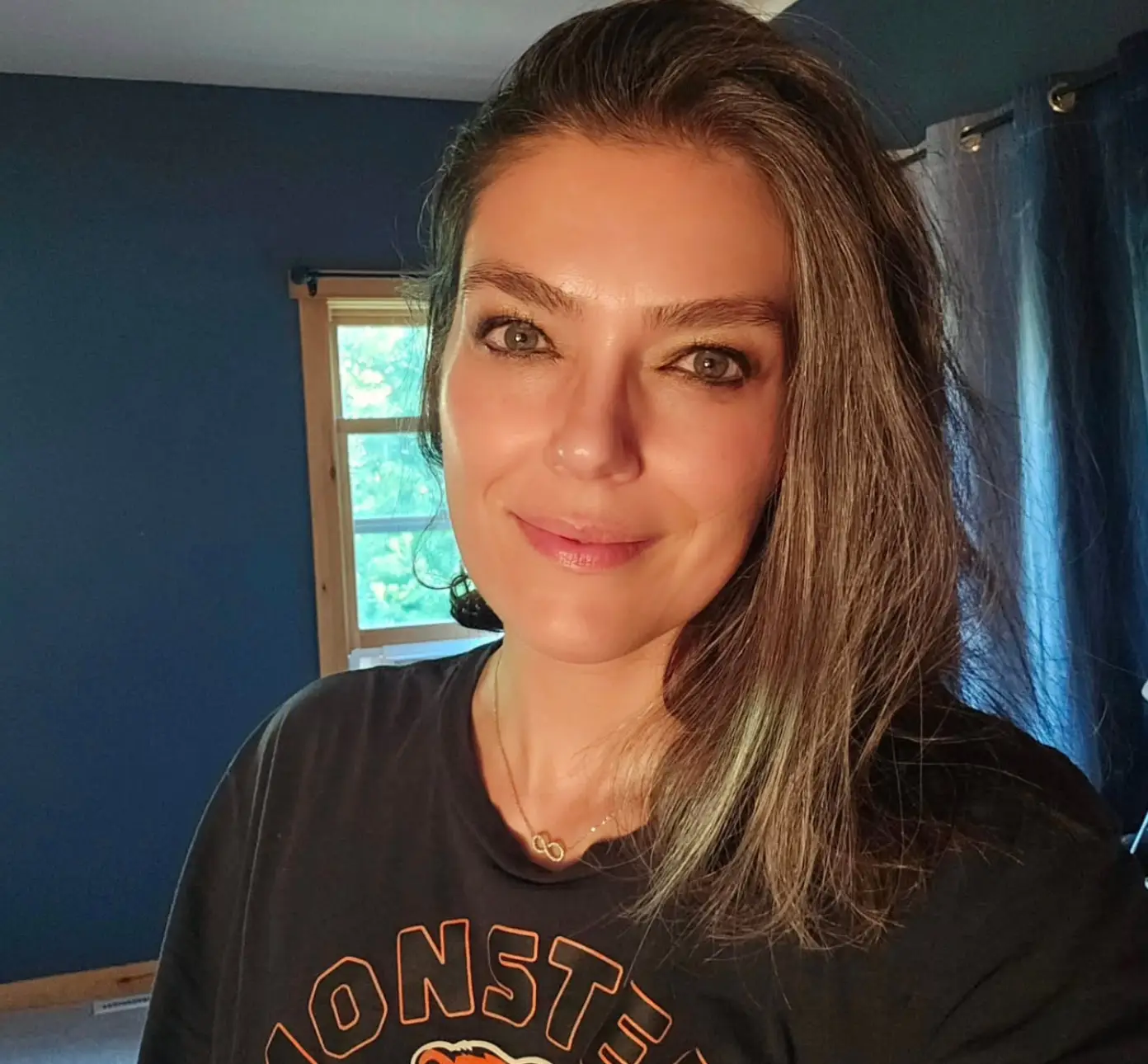Adrianne Curry has shared her thoughts on the recent Victoria's Secret show (adriannecurry/Instagram)