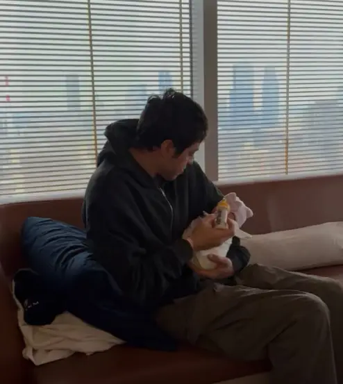 Pete Davidson joked about being a father (Instagram/@elsie)