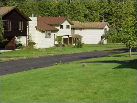 The town now only has a caretaker who lives in the area (Kitsault website)