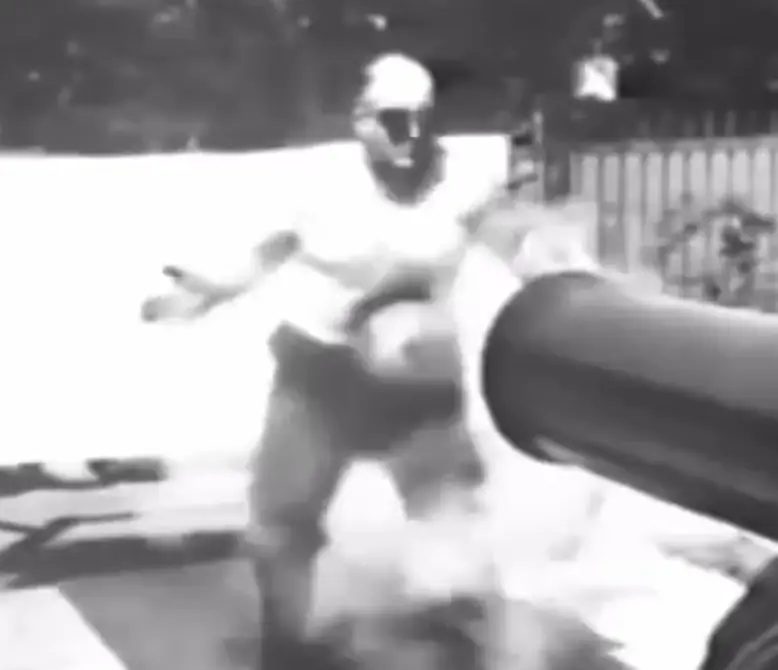 Frank ‘Cannonball’ Richards, was able to turn his unusual talent into a show for people around the US. (X/@Morbidful)