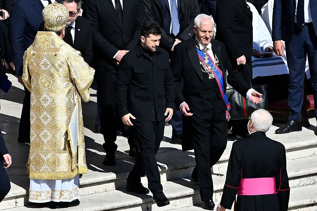 Zelenskyy received a huge round of applause upon arriving at the funeral (Antonio Masiello/Getty Images)
