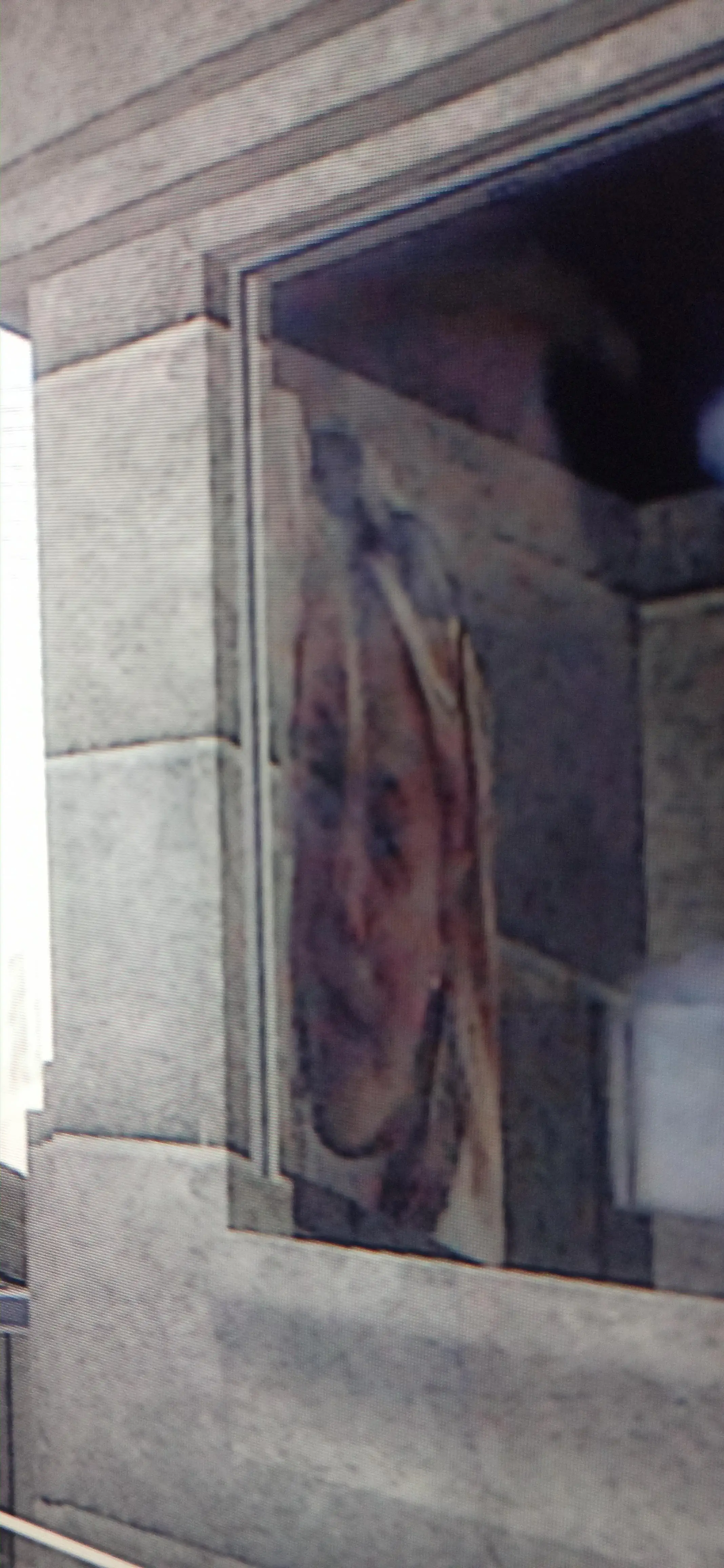 The woman's face appears in the first Shrek (DreamWorksPictures) 