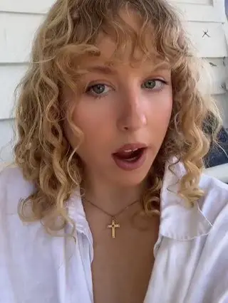 Sarah shared that her experiences have changed her outlook. (Instagram/@cowgirl6999)