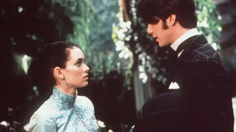 Keanu Reeves and Winona Ryder in Dracula.