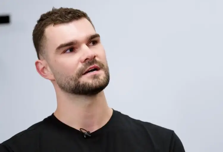 In the announcement, Humphries came out as gay.