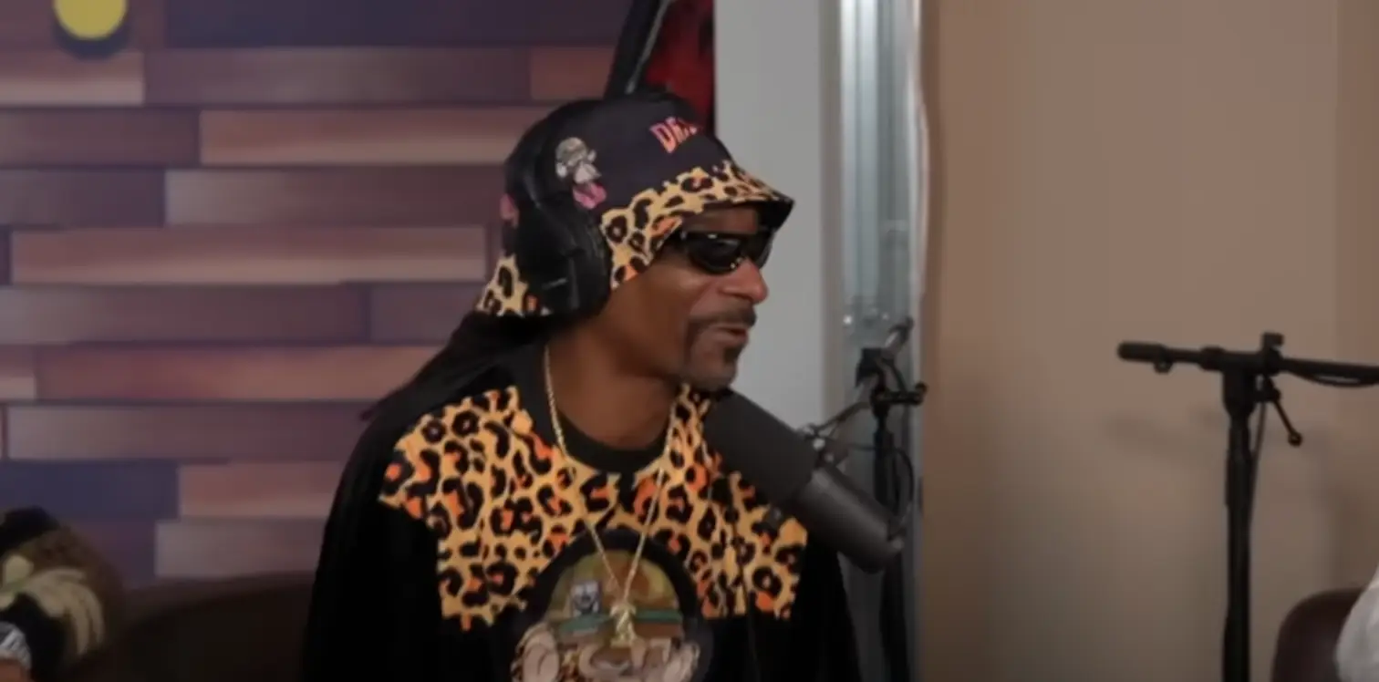 Snoop actually visited ‘Pac in hospital after the shooting and opened up about their final conversation.