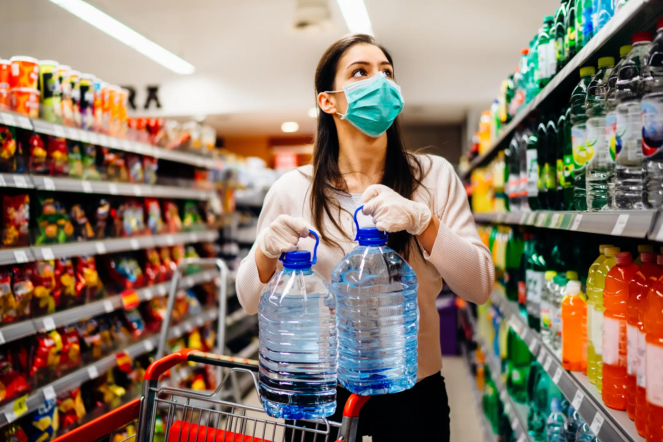 The U.S. government (via FEMA and Ready.gov) recommends maintaining a basic emergency supply kit to last each person and pet for at least three to several days. (Getty Stock Image)