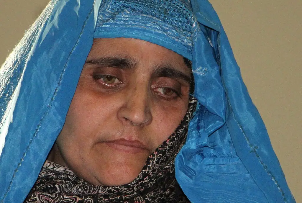 Sharbat was reunited with McCurry in 2002 (Haroon Sabawoon/Anadolu Agency/Getty Images)