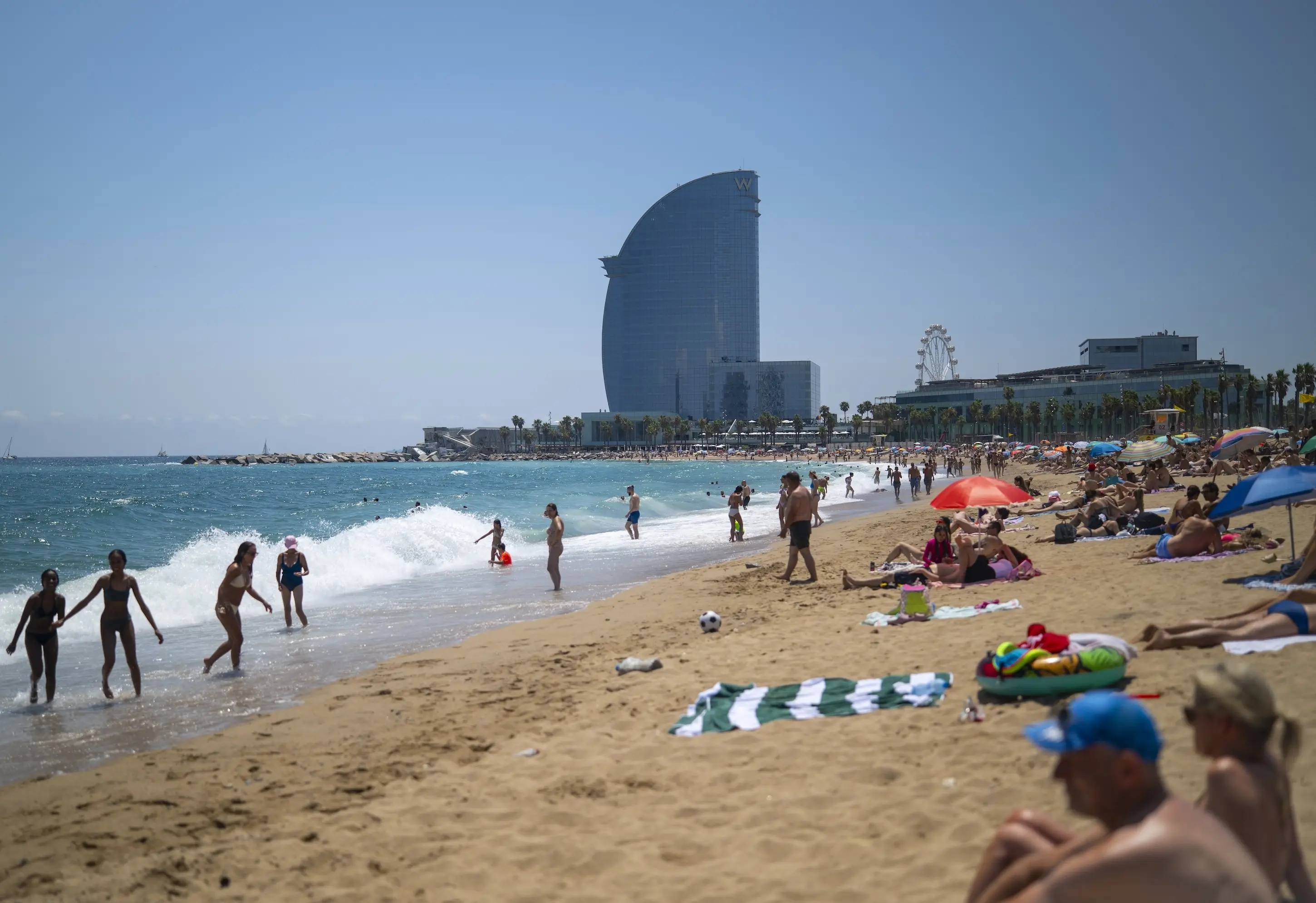 Don't get caught out in Barcelona this summer! (Lorena Sopena Lopez/Anadolu via Getty Images)
