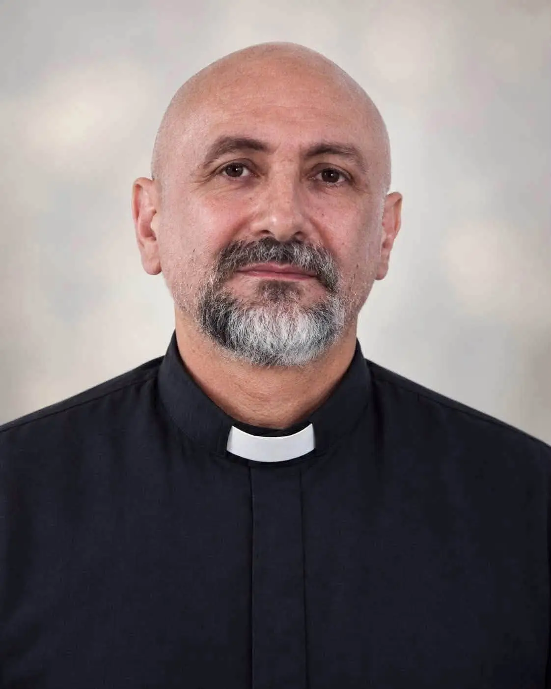Rev. Patricio Alfredo Sánchez Molinari tragically passed away on Saturday after a crucifix, that hung above the alter, fell on him during his sermon (Facebook)
