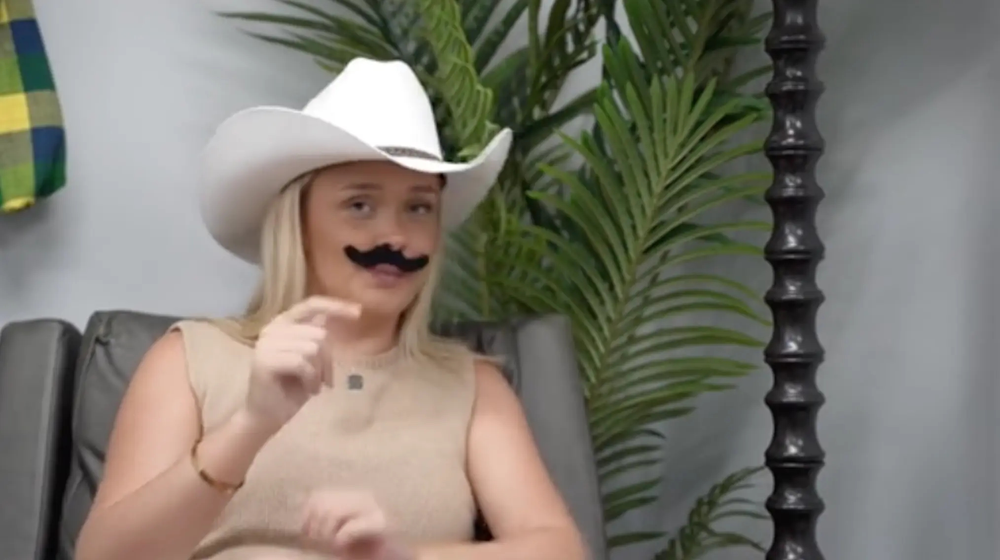 She's the female version of Michael Scott. (TikTok/ @mohawkchevrolet)