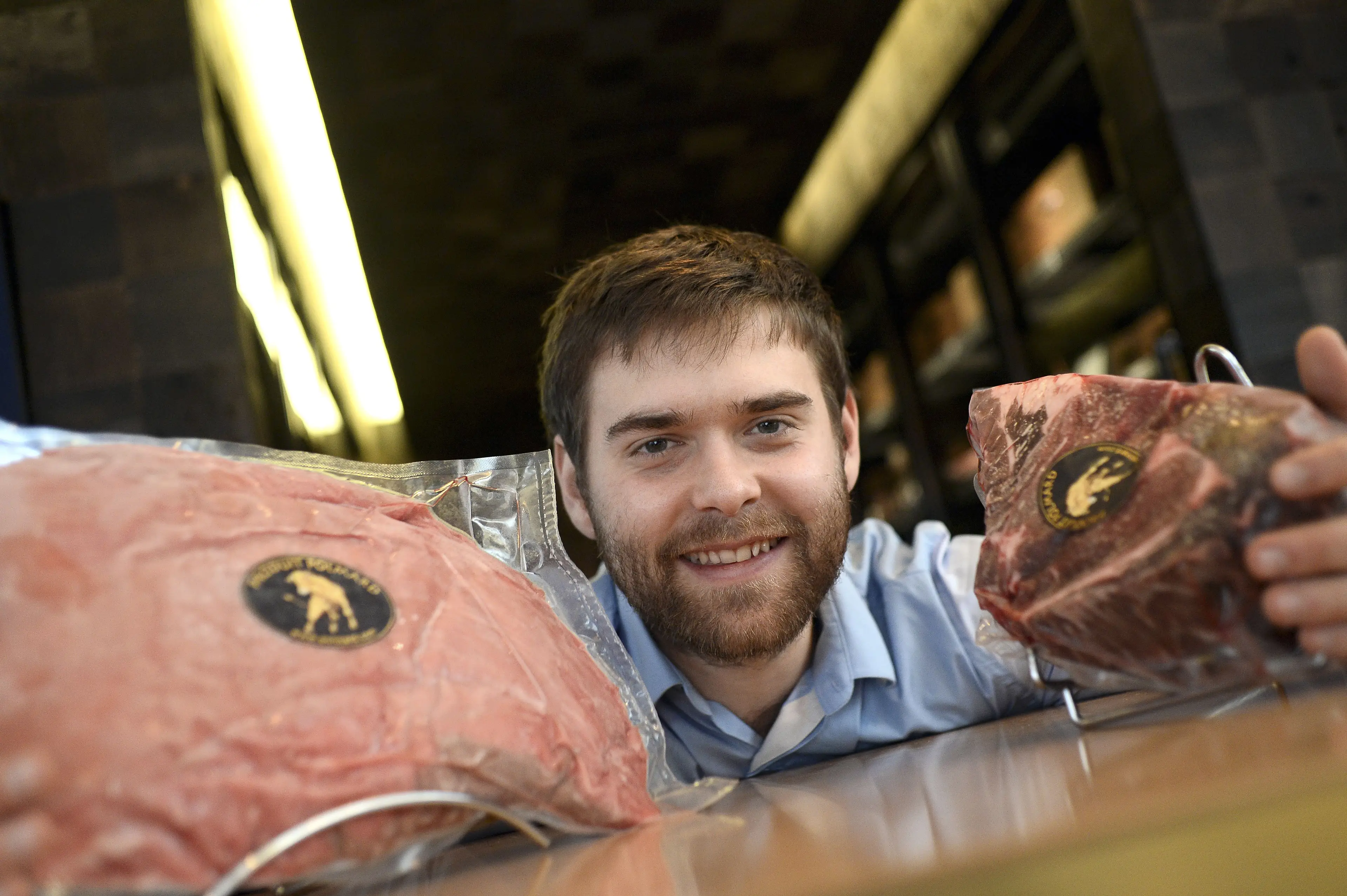The butcher 'hibernates' the steak. (STEPHANE DE SAKUTIN/AFP via Getty Images)
