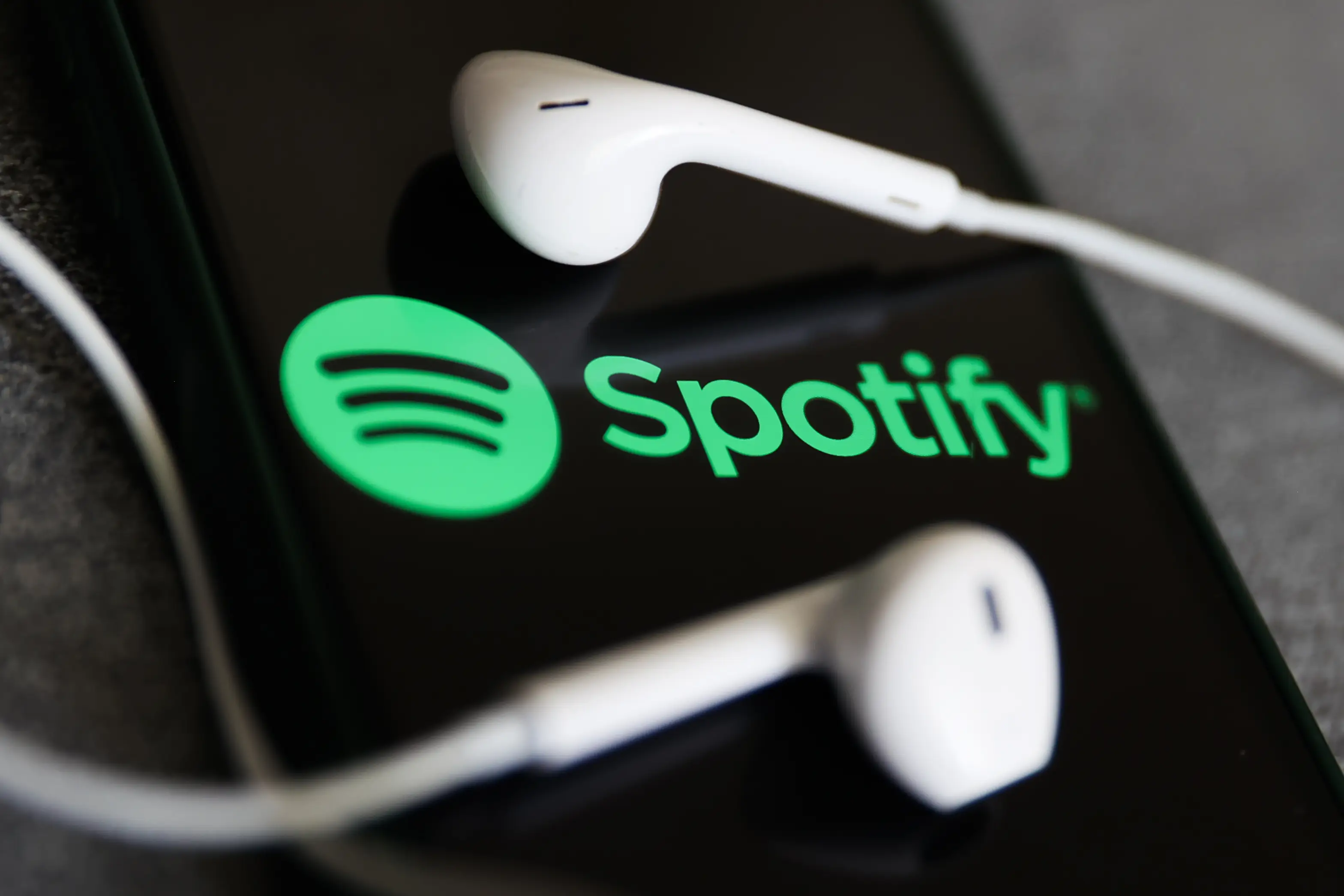 Spotify vs Apple Music, the ultimate musical debate... apparently. (Jakub Porzycki/NurPhoto via Getty Images)