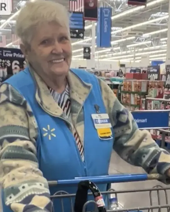 Rizzo filmed Kelly working at an Arizona Walmart.