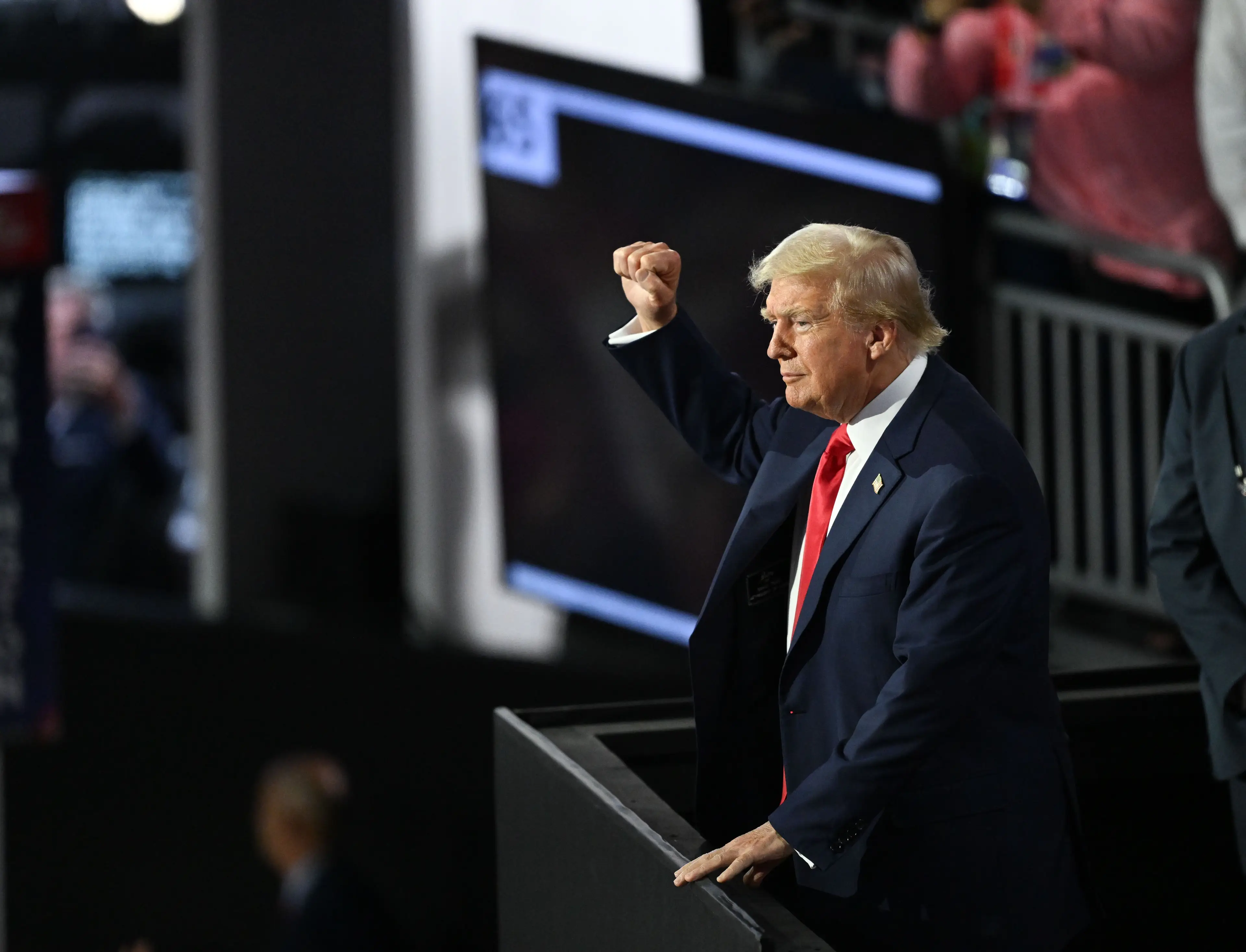 Donald Trump was greeted with a huge round of applause. (Ricky Carioti/The Washington Post via Getty Images)