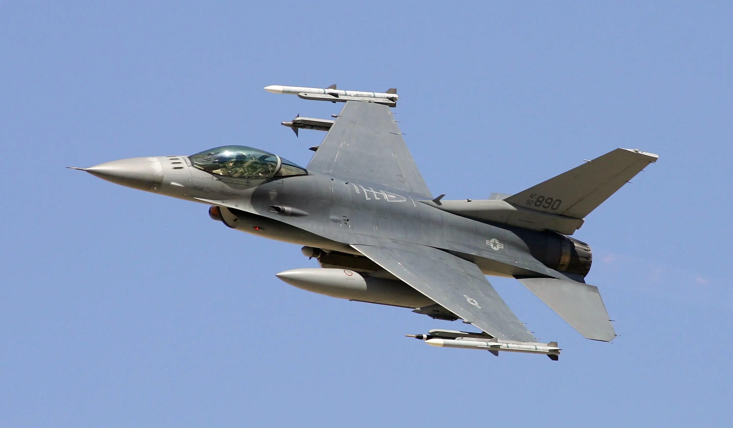 9G is enough to cause fighter pilots to black out (Ethan Miller/Getty Images)