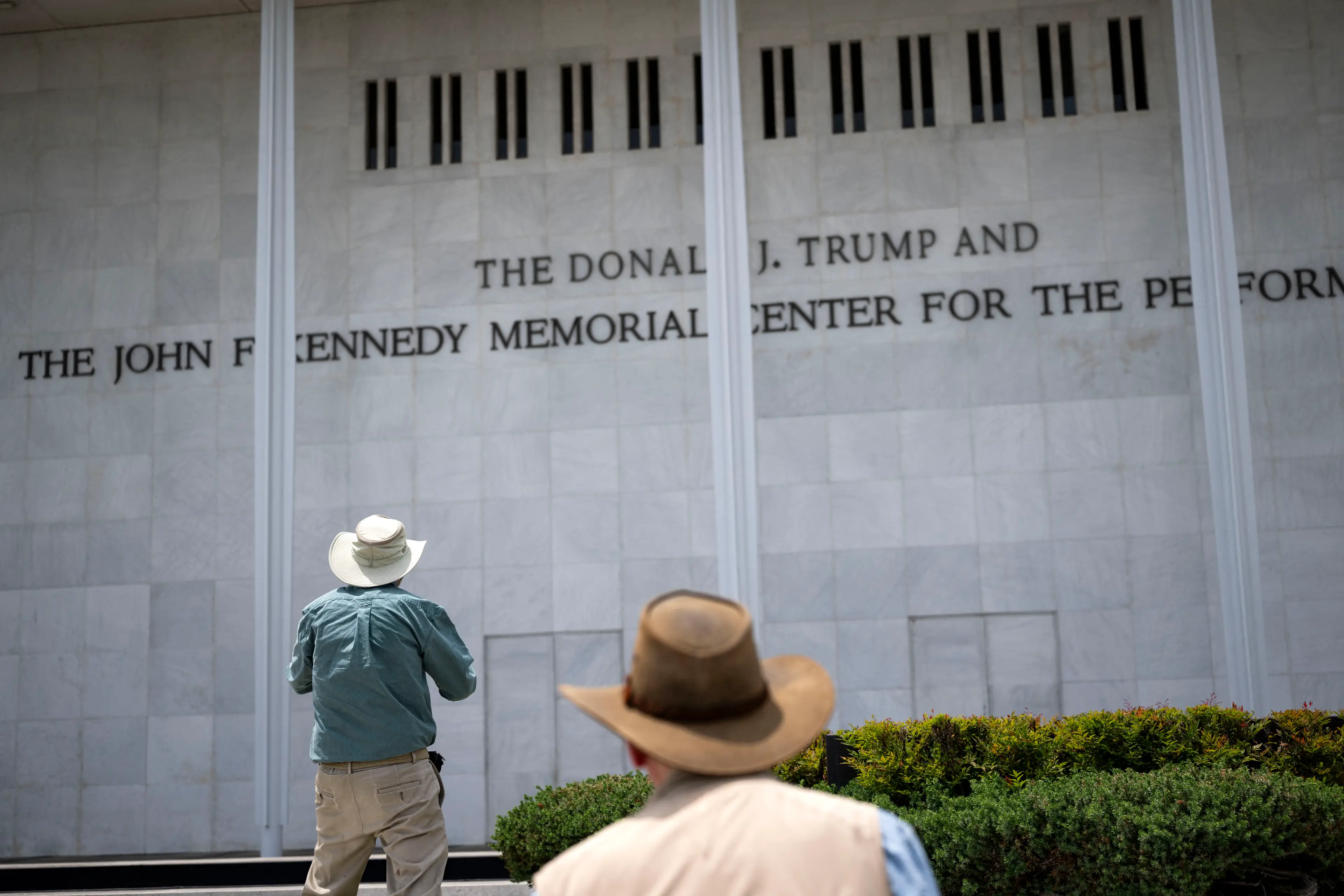 Donald Trump's name on the Kennedy Memorial Center for Performing Arts (Kent Nishimura / AFP via Getty Images)