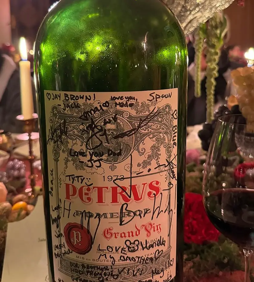 Beyoncé's bottle apparently doubled as a notepad (Instagram/beyonce)