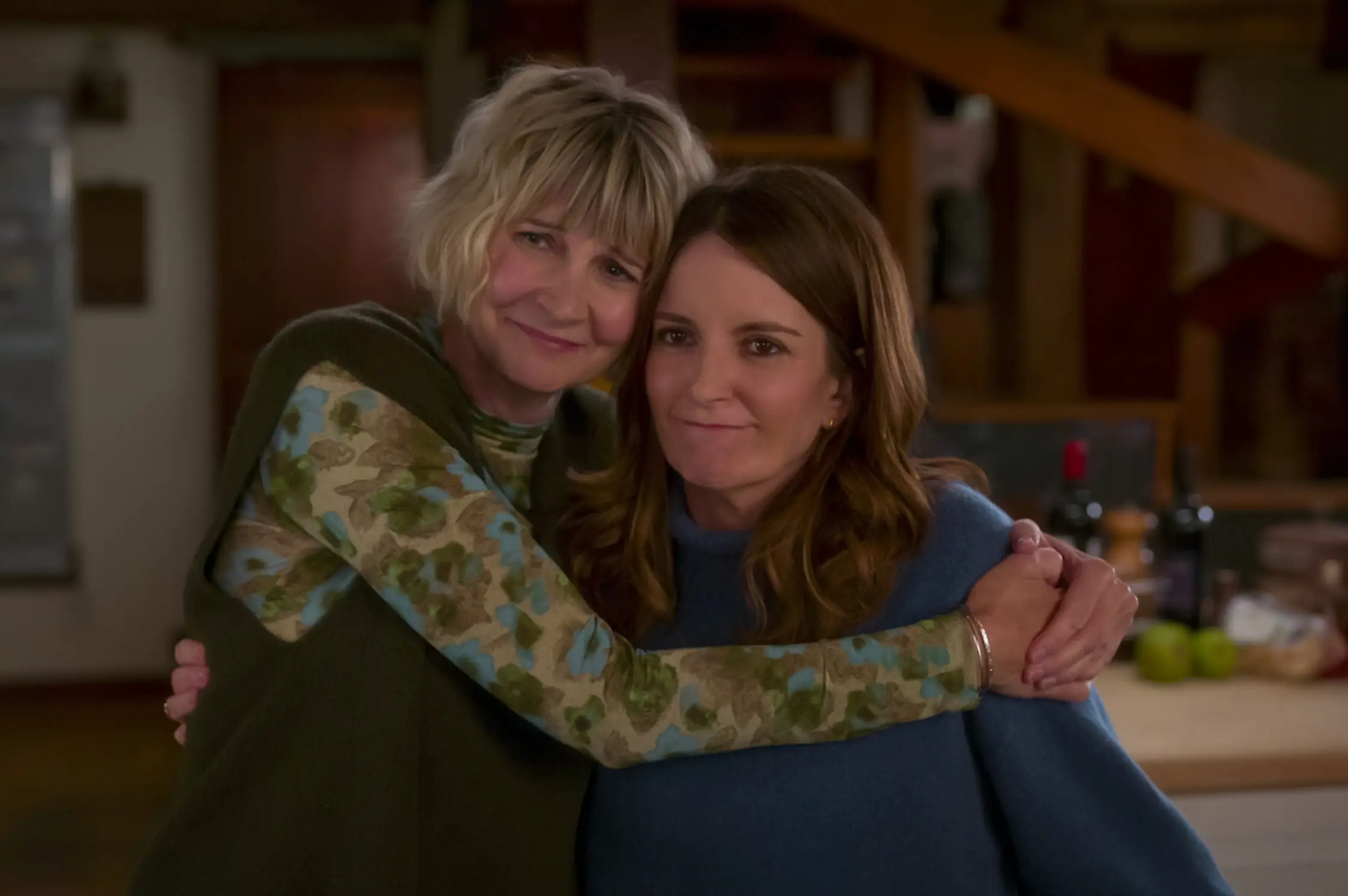 Kenney and Fey, playing Anne and Kate respectively, in the hit show Four Seasons (Netflix)