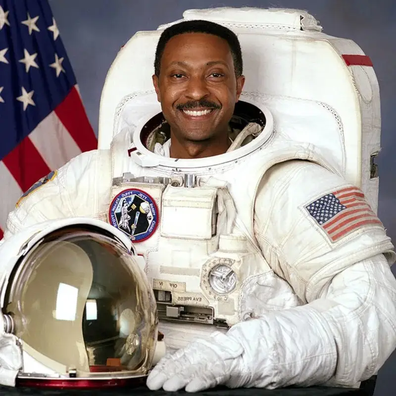 Winston served as a mission specialist on STS-72 in 1996 and STS-87 in 1997 logged a total of 24 days, 14 hours and 34 minutes in space, including three spacewalks totaling 19 hours and 26 minutes (NASA)