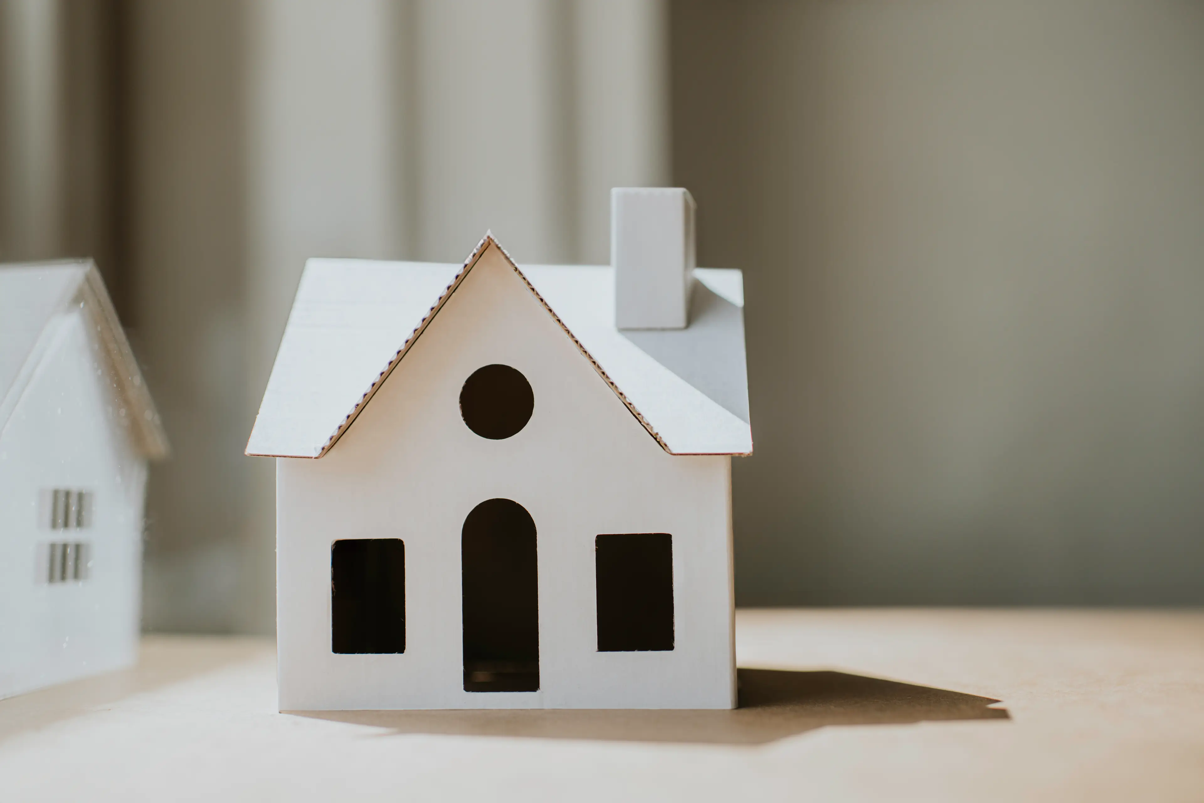 It's more expensive to get a mortgage in the US (Catherine Falls Commercial/Getty)