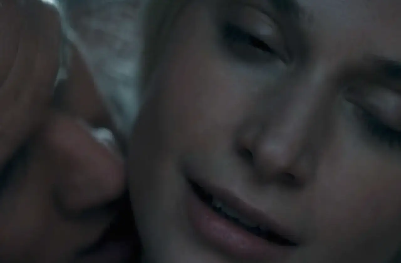 Viewers are not impressed with the scene. (Max)