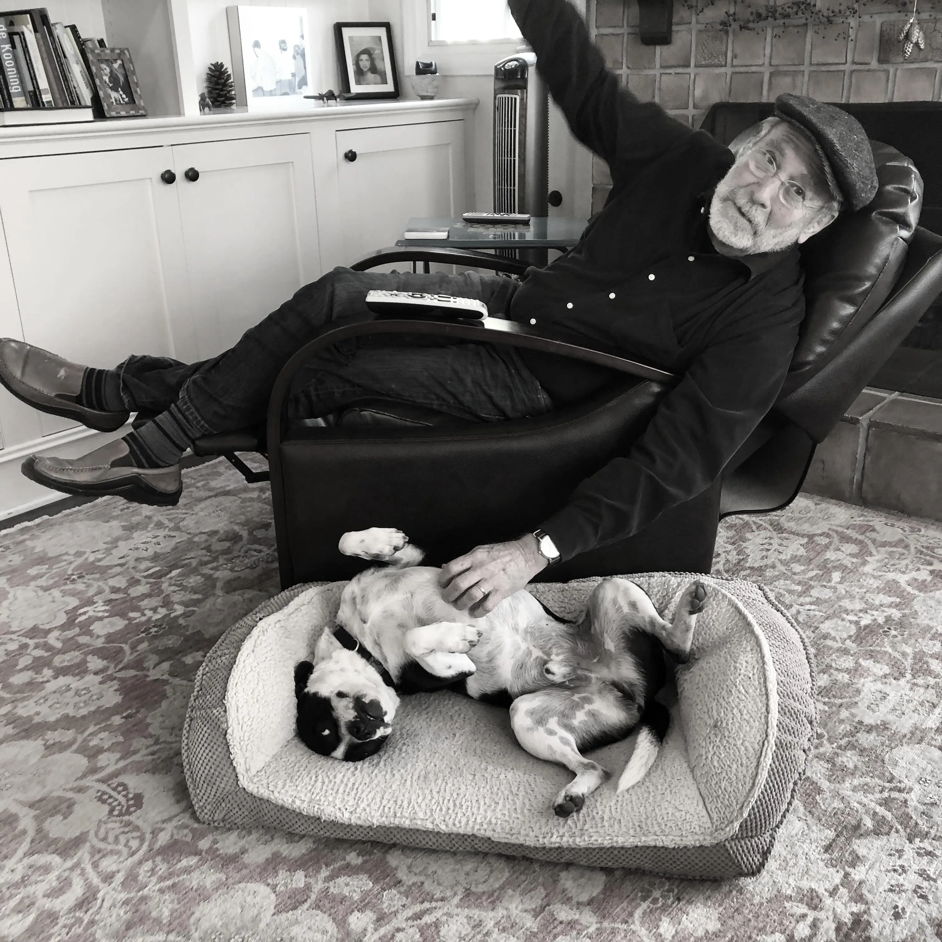 Martin Mull's daughter shared a sweet photo on Instagram as she announced his passing. (Instagram/@mulltoons)