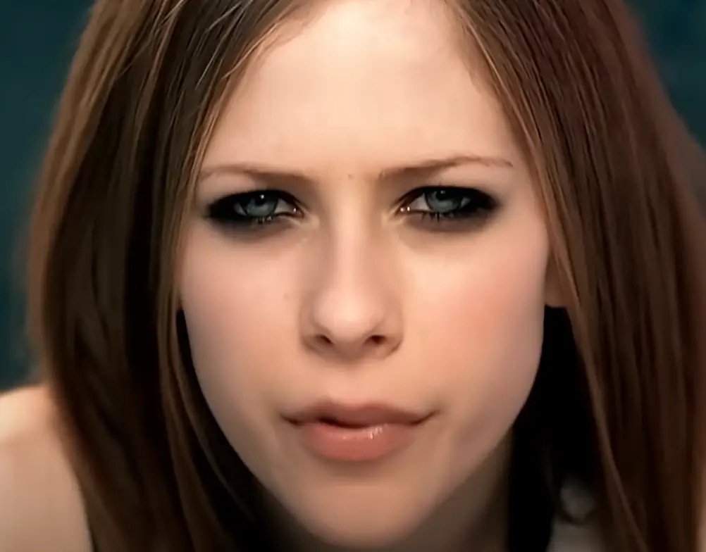 Is this the real Avril Lavigne? (YouTube/Avril Lavigne)