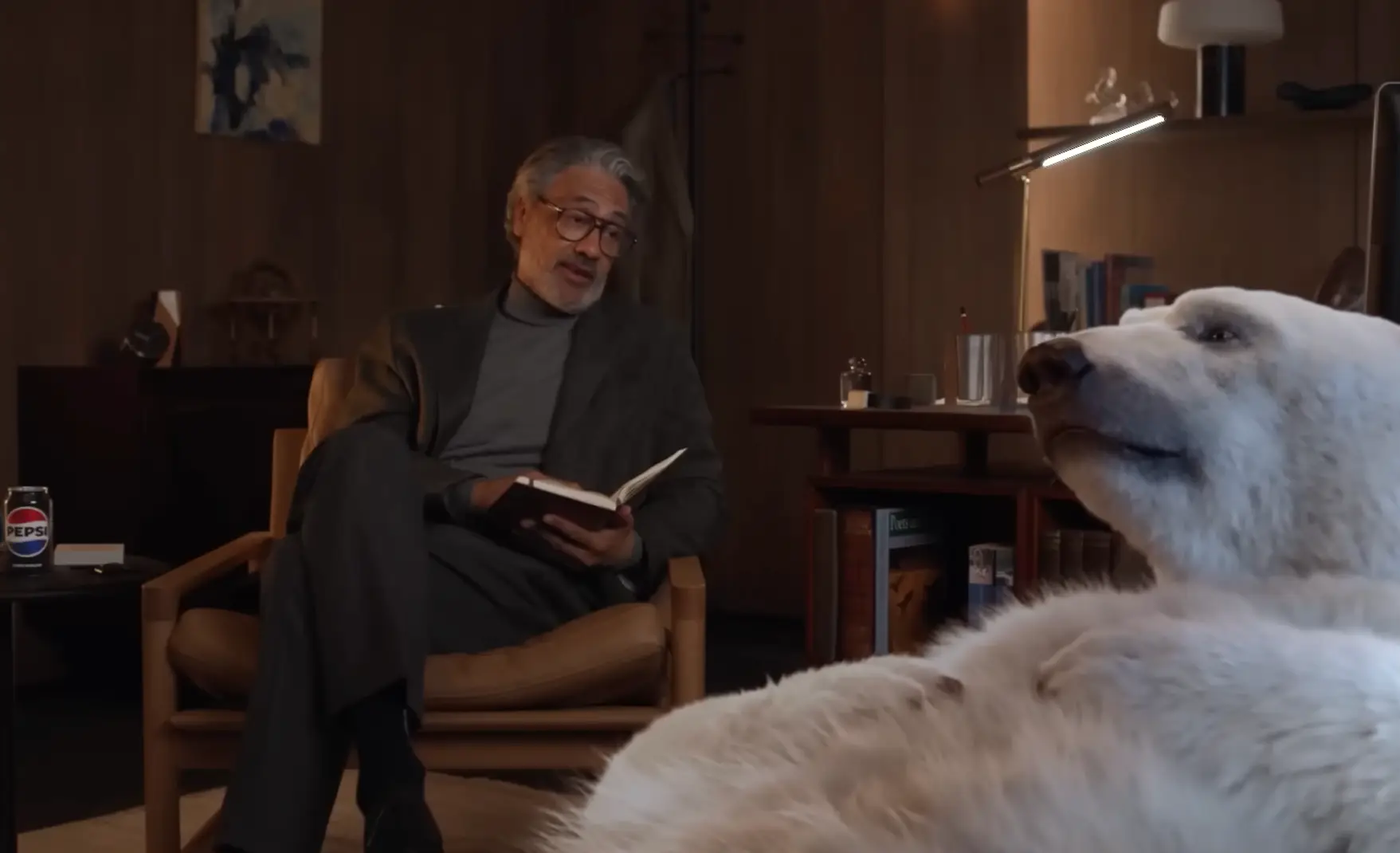 Taika Waititi featured as the therapist in the ad (Pepsi)