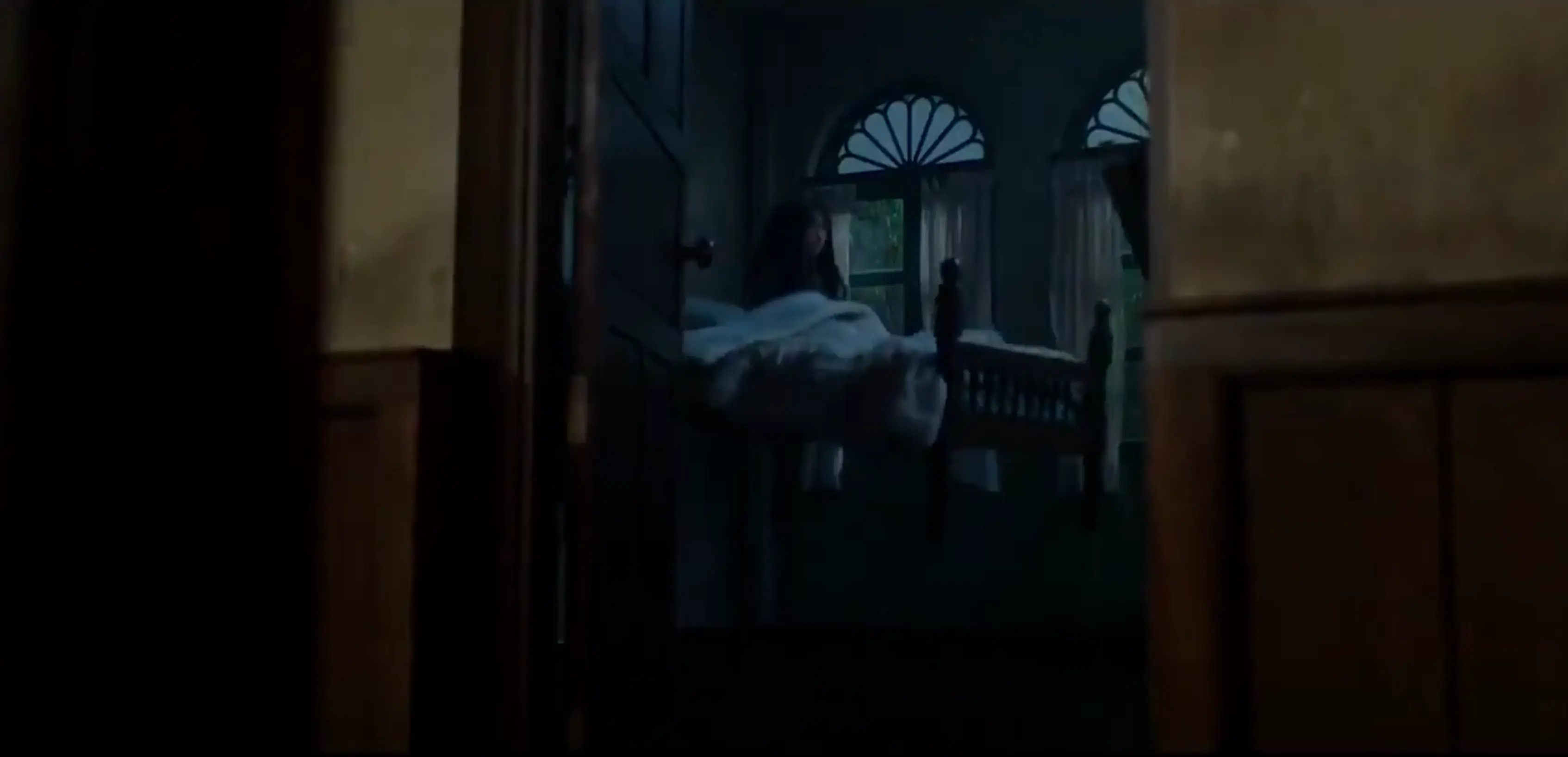 Don't Come Home features abandoned mansions and supernatural happenings (Netflix)