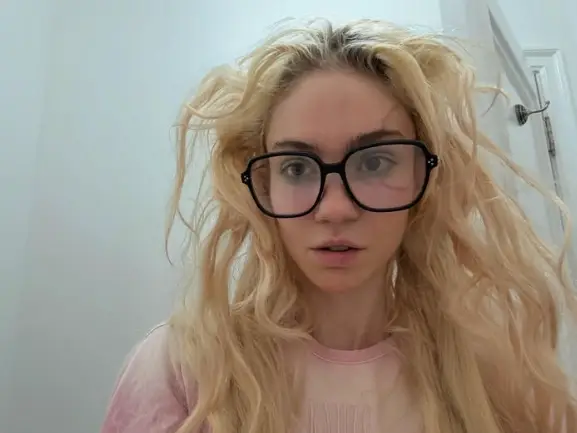 Grimes revealed her new tattoo (Instagram/Grimes)