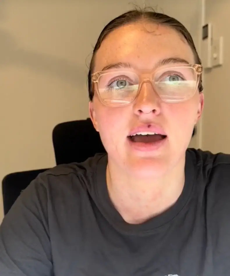The TikToker said she 'only has $150 spending money' every two weeks. (TikTok/ @aliceraspin)