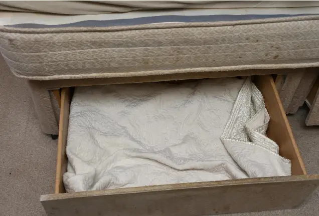 The toddler was kept in the drawer for three years (CPS)