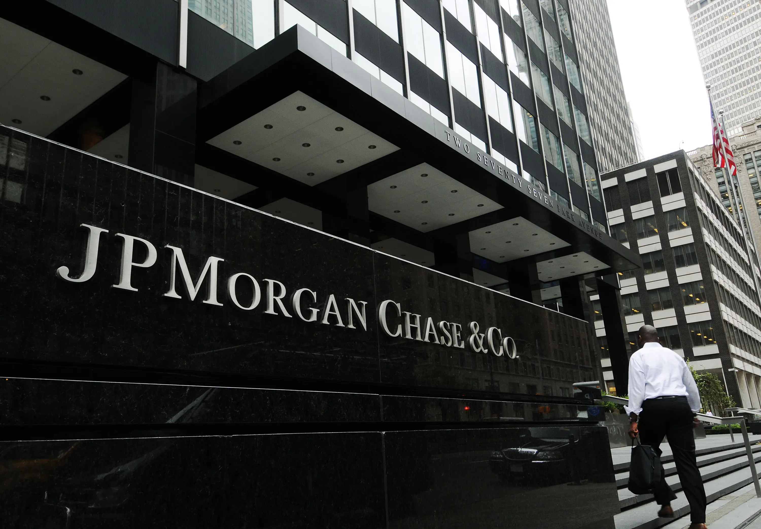 JP Morgan has warned that the interest rate cut would harm the economy (Jonathan Fickies/Bloomberg via Getty Images)