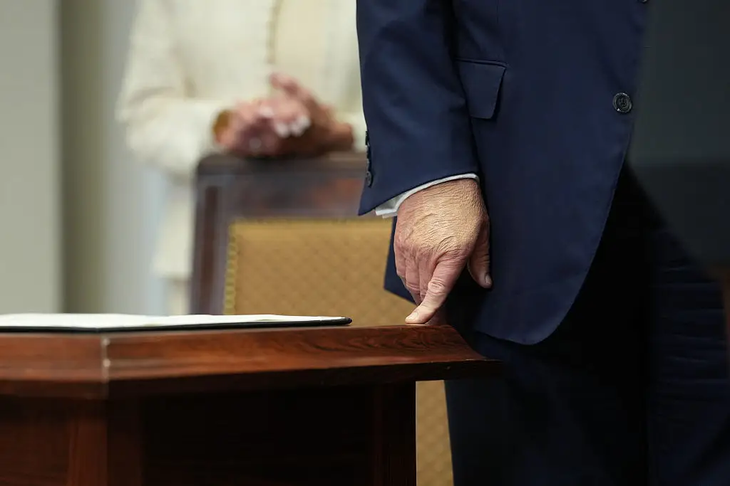 There was also a white mark on Trump's hand visible last month (Eric Lee/Bloomberg via Getty Images)