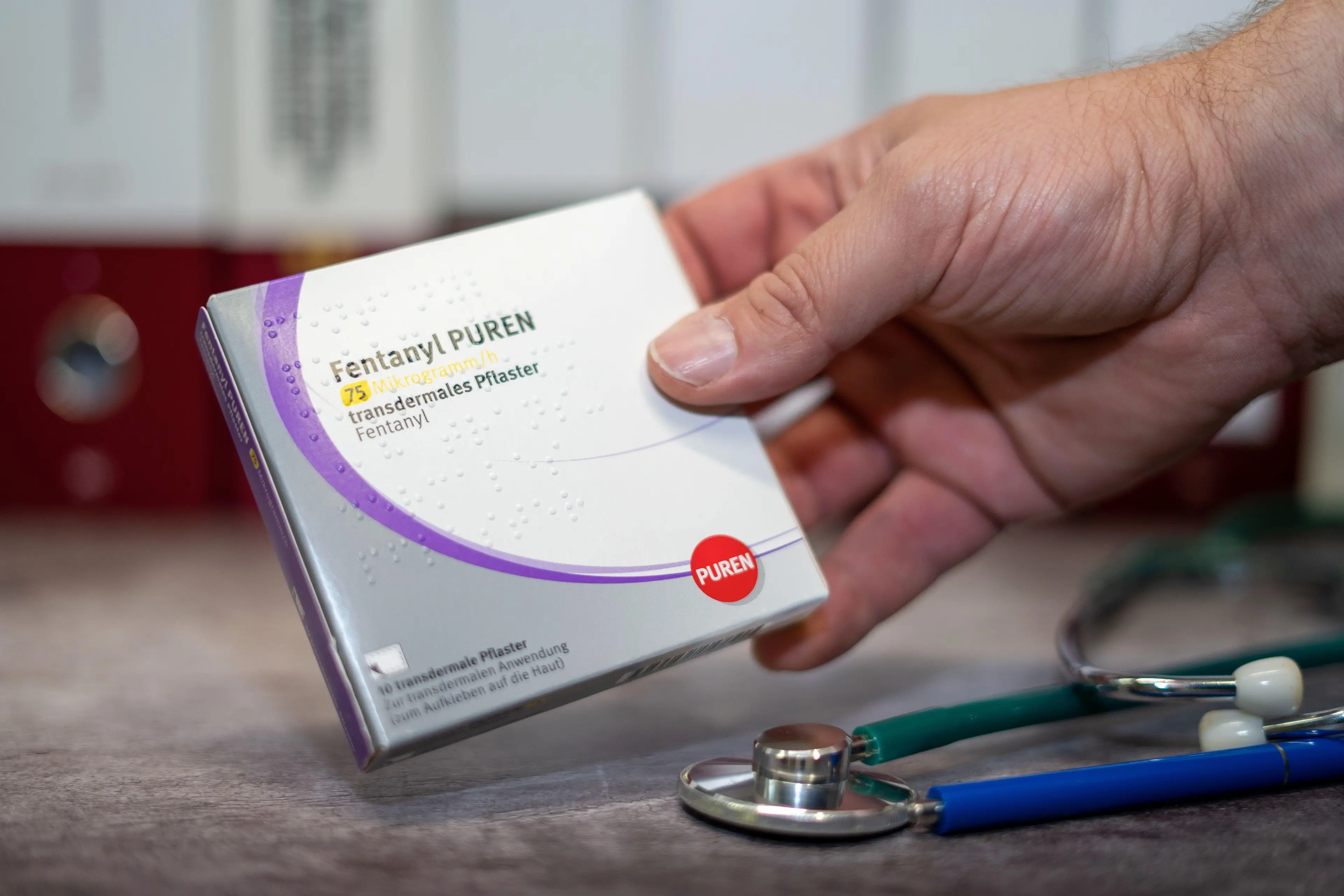 One of the officers recognised that Thompson has overdosed and injected him with naloxone hydrochloride.