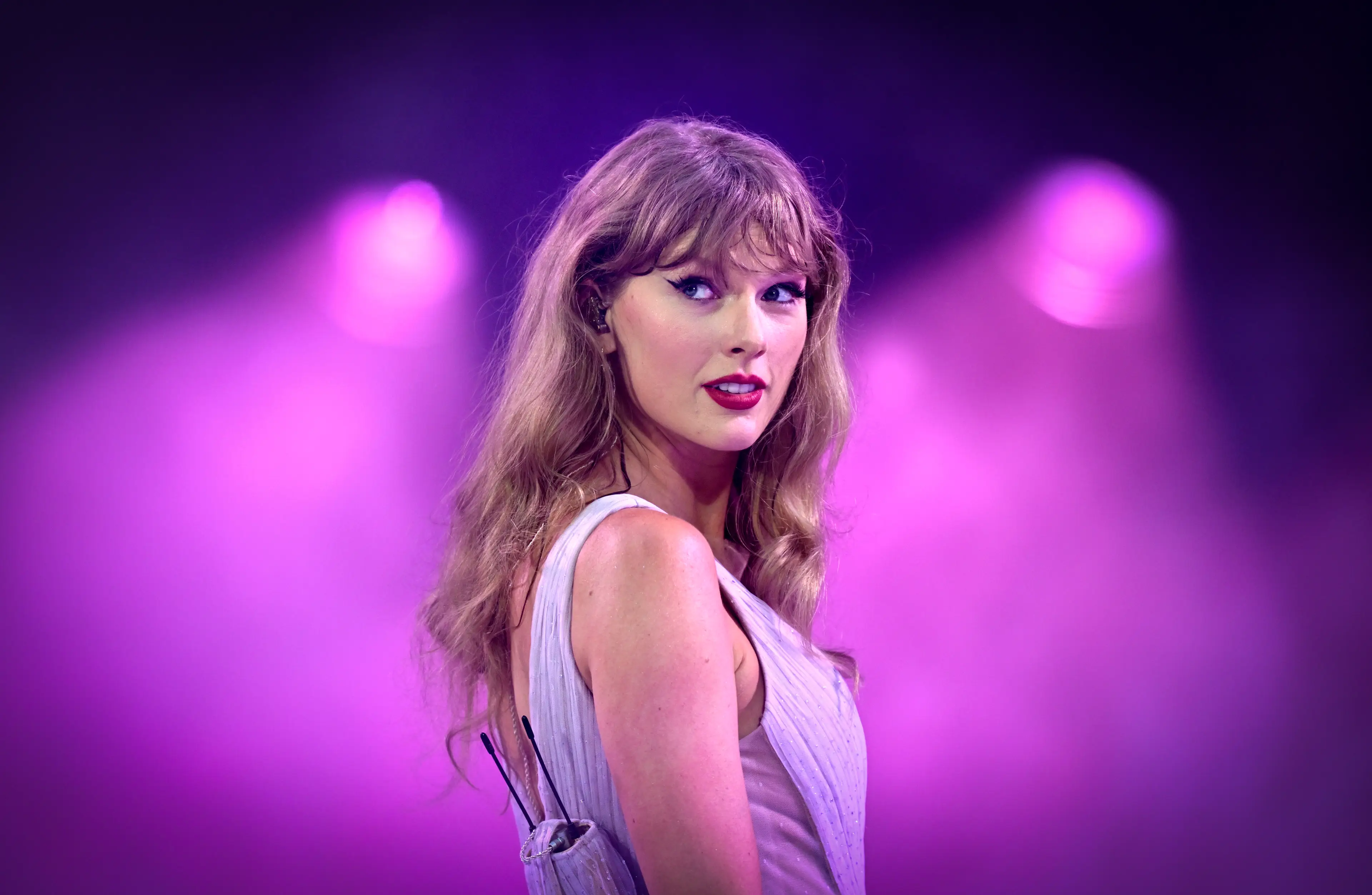 Taylor Swift gives quite the hefty bonuses (Gareth Cattermole/TAS24/Getty Images for TAS Rights Management)