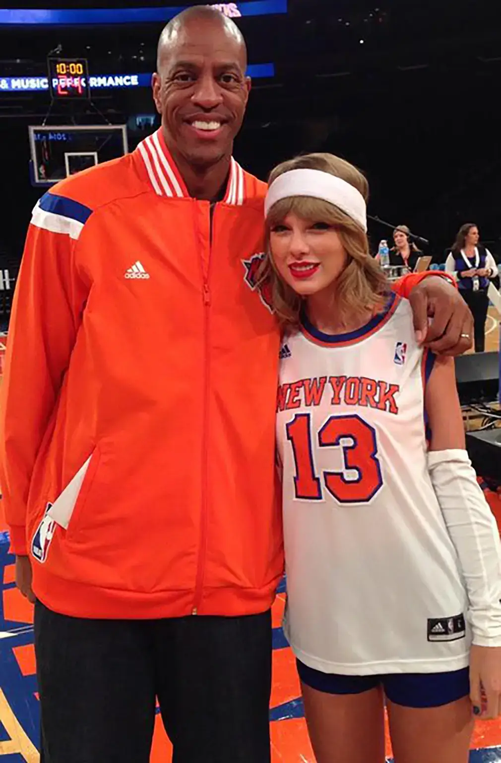 Swift was photographed with former Knicks player Jerome Williams in 2014 (X/@JunkYardDogJW)
