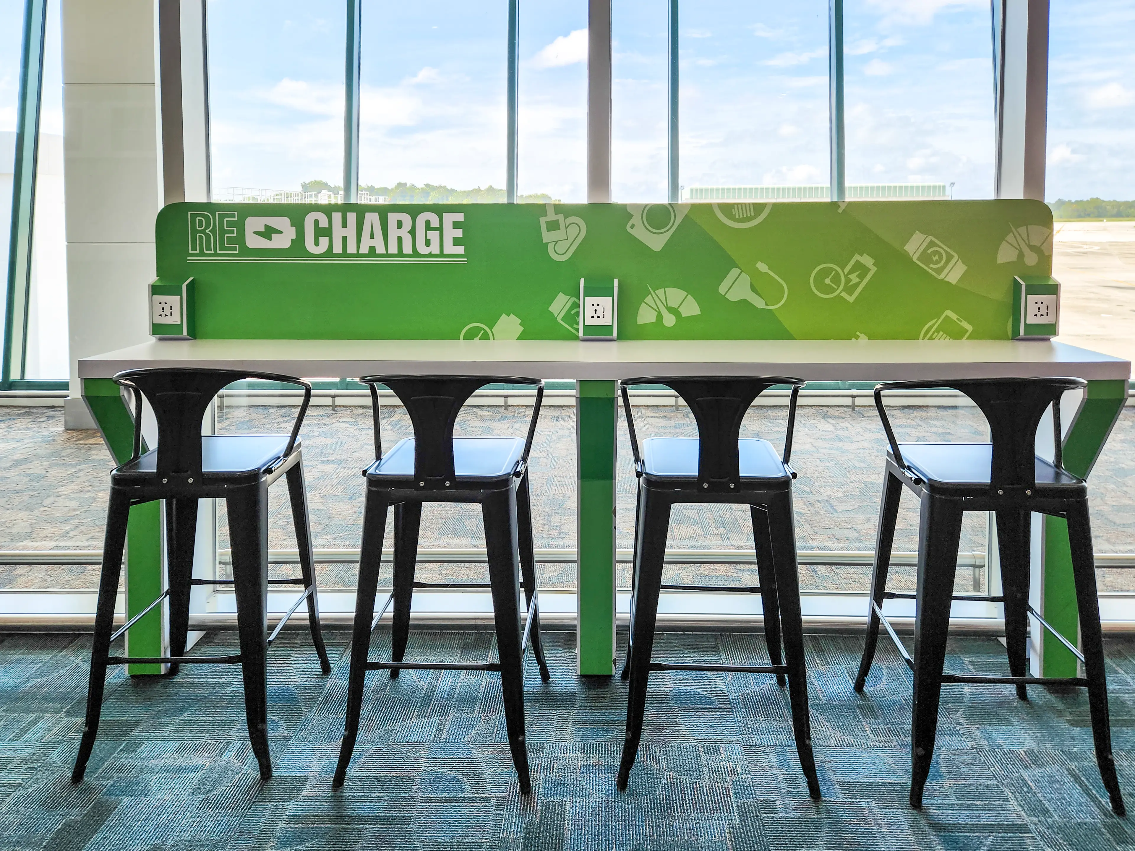 HOw much of a risk do these kinds of chargers really pose? (tmprtmpr/Getty)