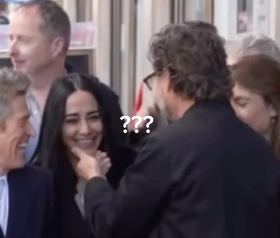 Pedro Pascal was spotted caressing Giada Colagrande's face.
