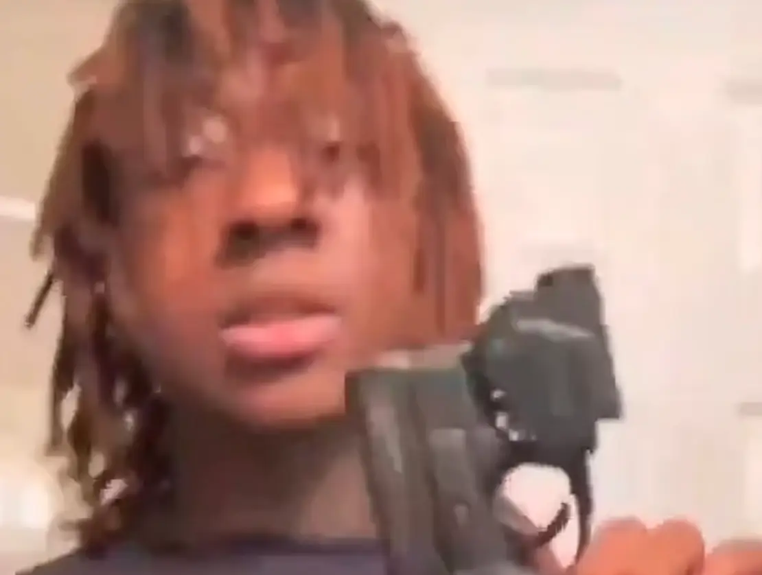 Huncho showed off the gun online. (Instagram/@rylohuncho_)