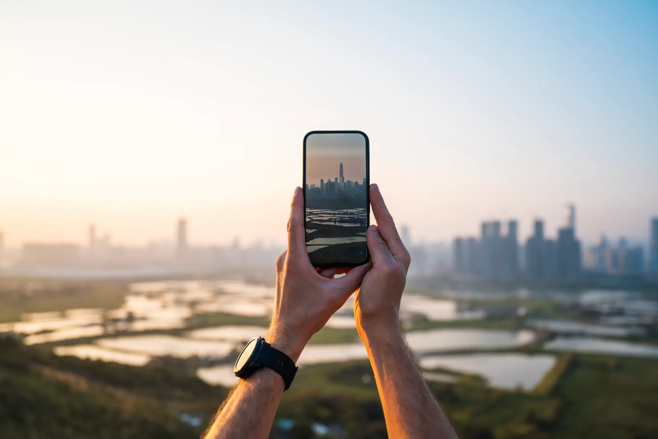 Pointing your phone camera directly at the sun can damage it (Getty Stock)
