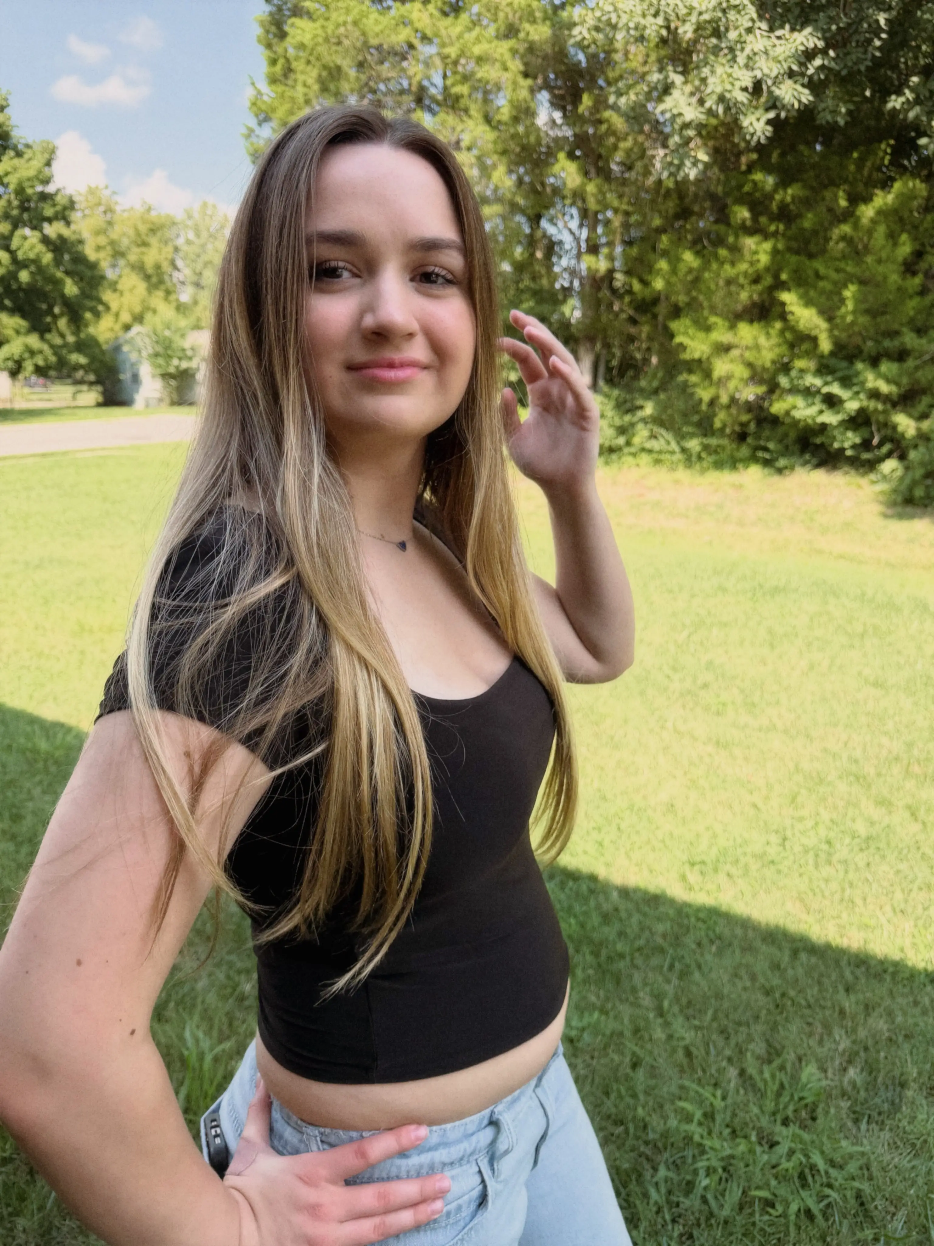 The 14-year-old describes herself as the 'original side eye queen'. (@chloeclem/Instagram)