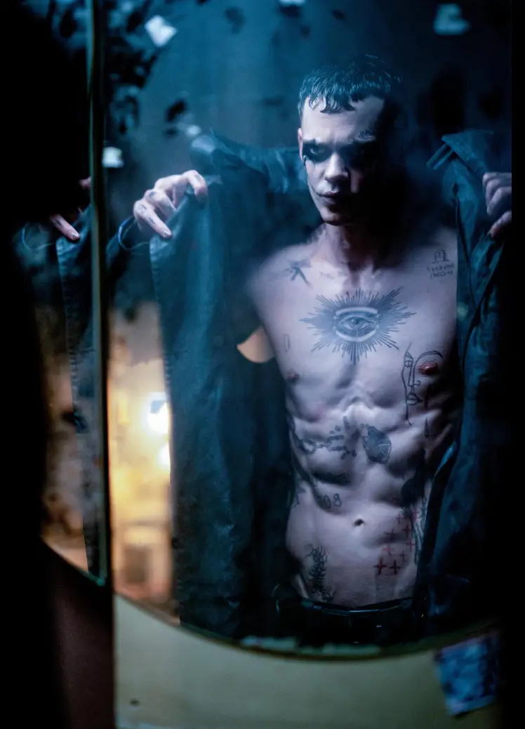 Both the remake and the original 1994 film are based on the graphic novel by James O’Barr