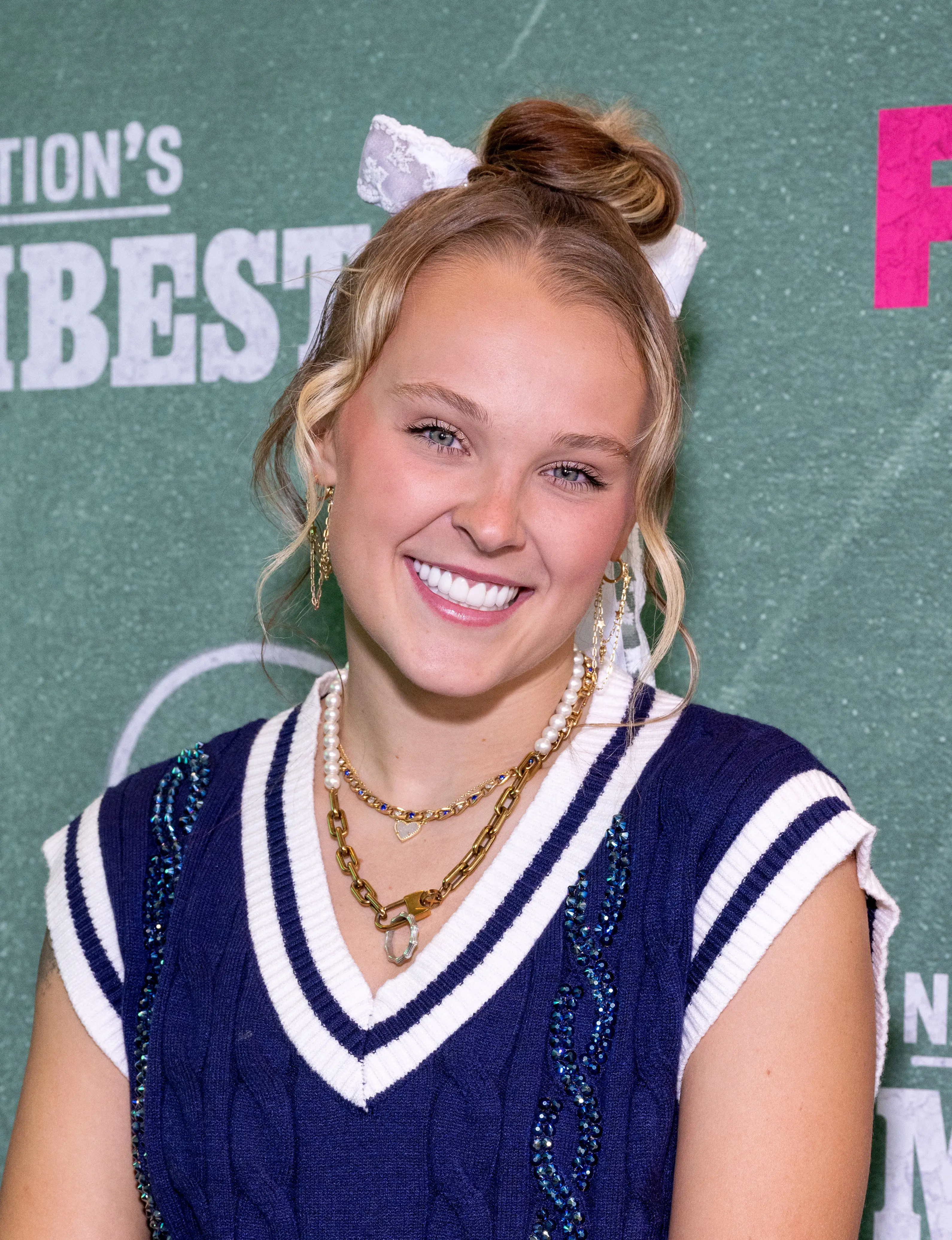 Dance Moms alum JoJo Siwa came out as gay in 2021 (Amanda Edwards/Getty Images)