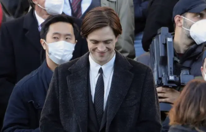 Robert Pattinson on set of The Batman (Warner Bros Pictures) 
